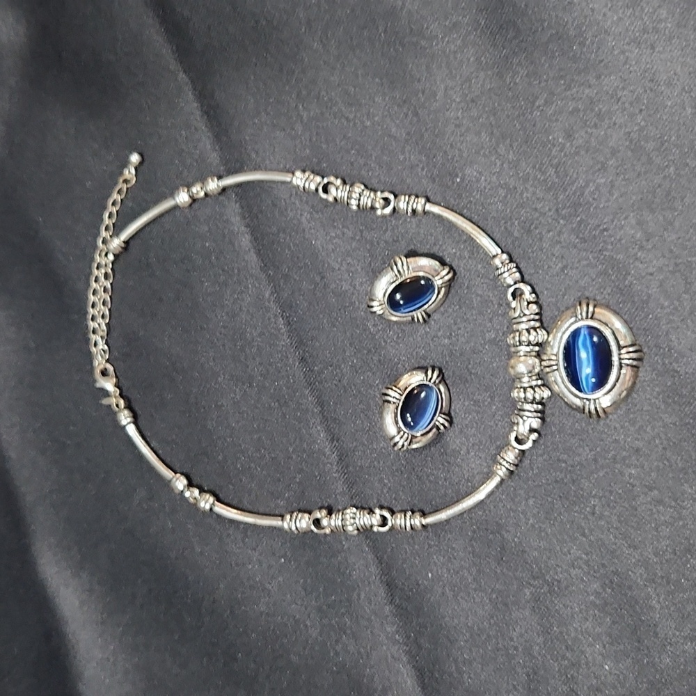 Avon Silver and Blue Choker and Earrings Set - Picture 6 of 6